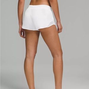 Lululemon Hotty Hot Low-Rise Lined Short 2.5" white 17084